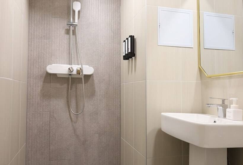 Calm Rest Hotel Gimhae