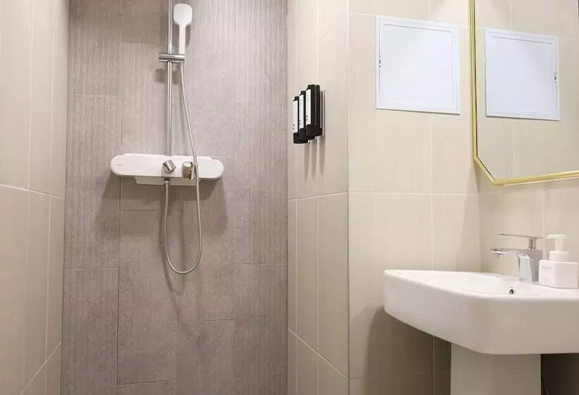 Calm Rest Hotel Gimhae