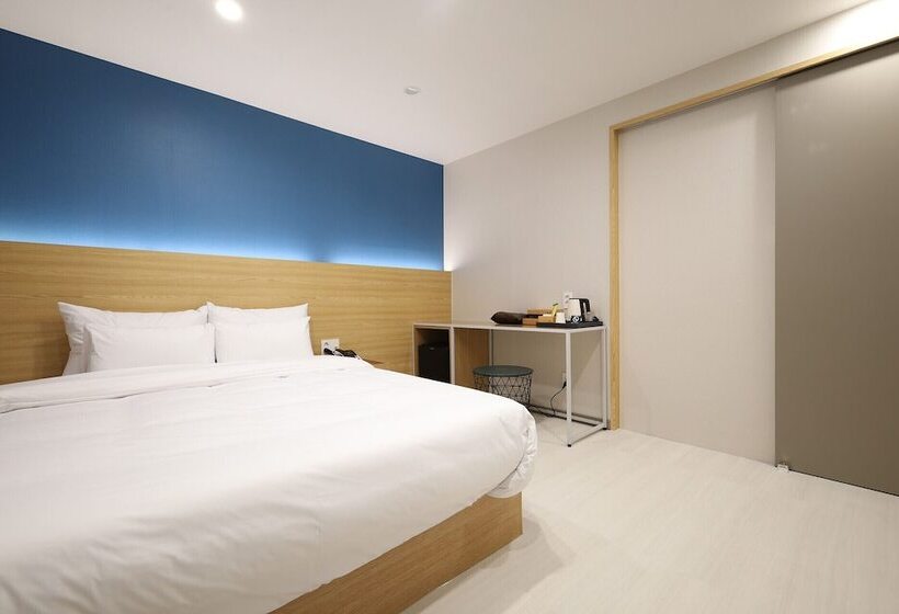 Calm Rest Hotel Gimhae