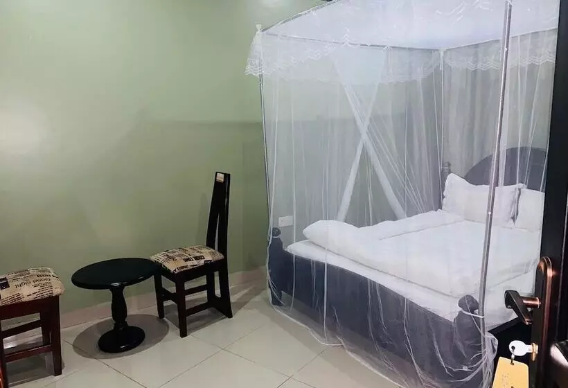 Suzie Hotels