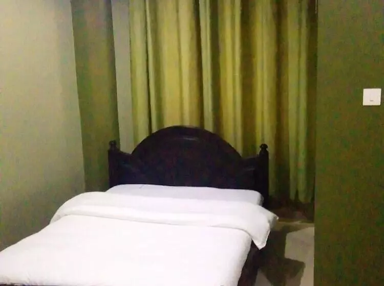 Suzie Hotels