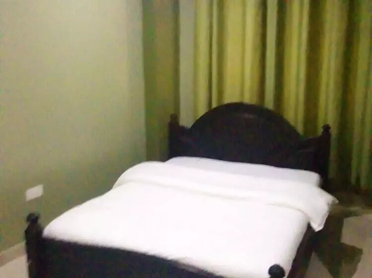 Suzie Hotels
