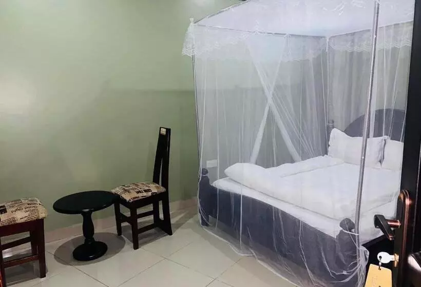 Suzie Hotels