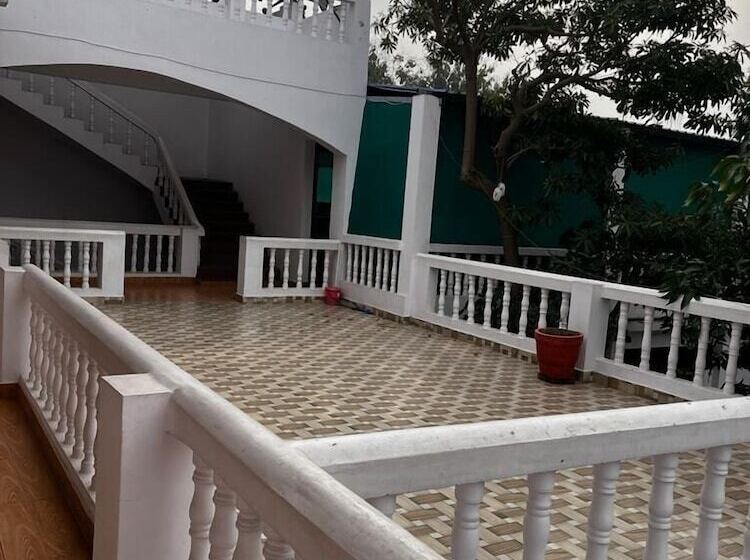 בית מלון כפרי Sewadham Training Centre