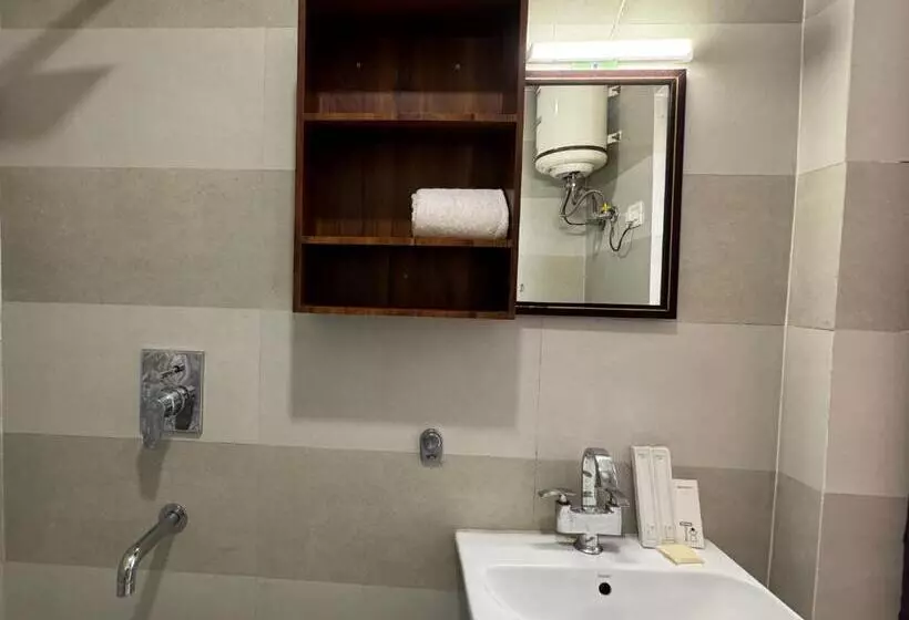 Shelton Blu Resort Jim Corbett