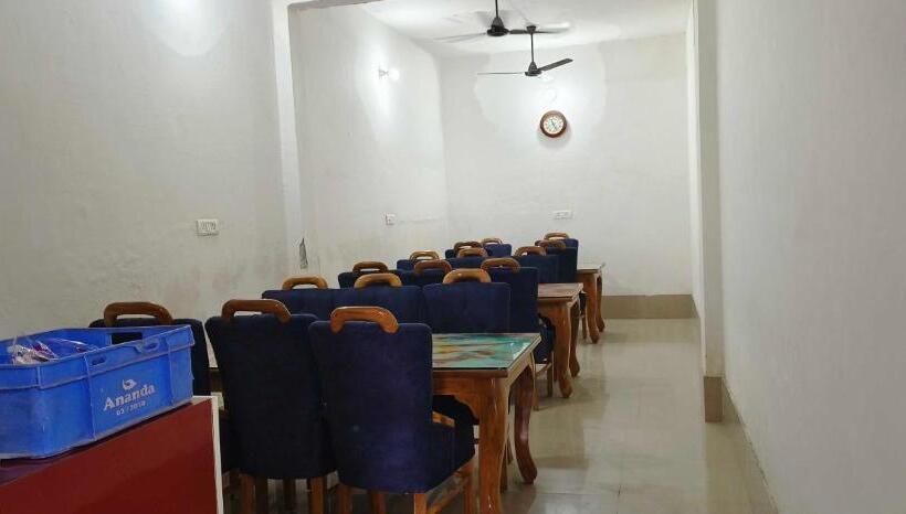 Отель Oyo Mughal Darbar