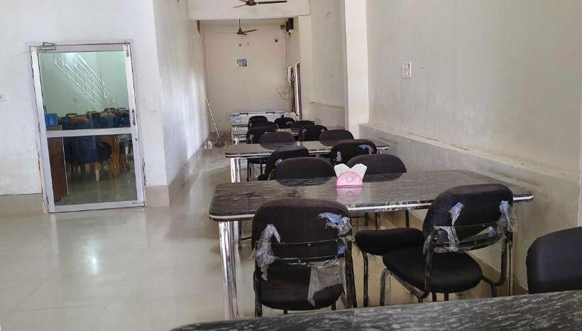 Отель Oyo Mughal Darbar