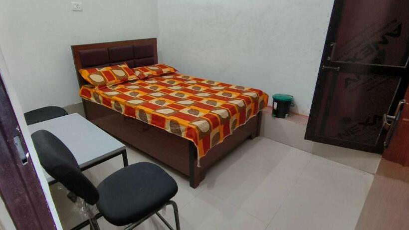 Отель Oyo Mughal Darbar