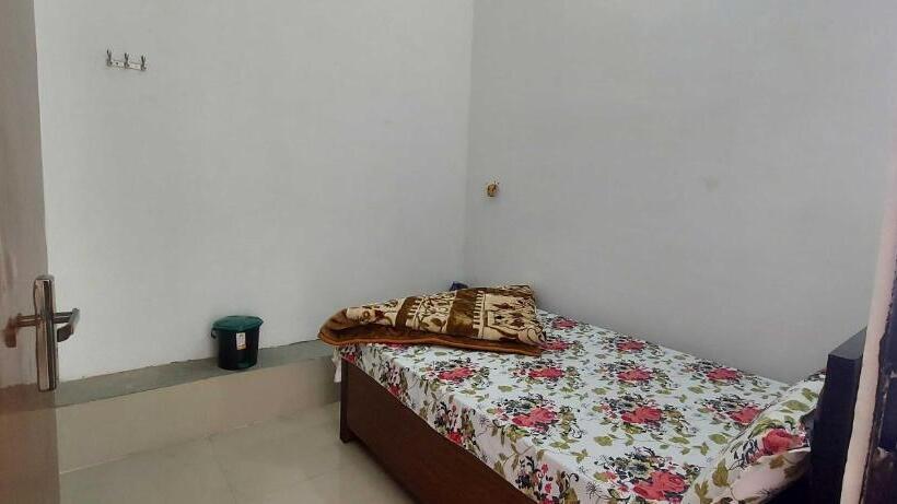 Отель Oyo Mughal Darbar