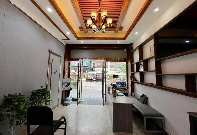 Hotelli Zhangjiajie Happy Inn