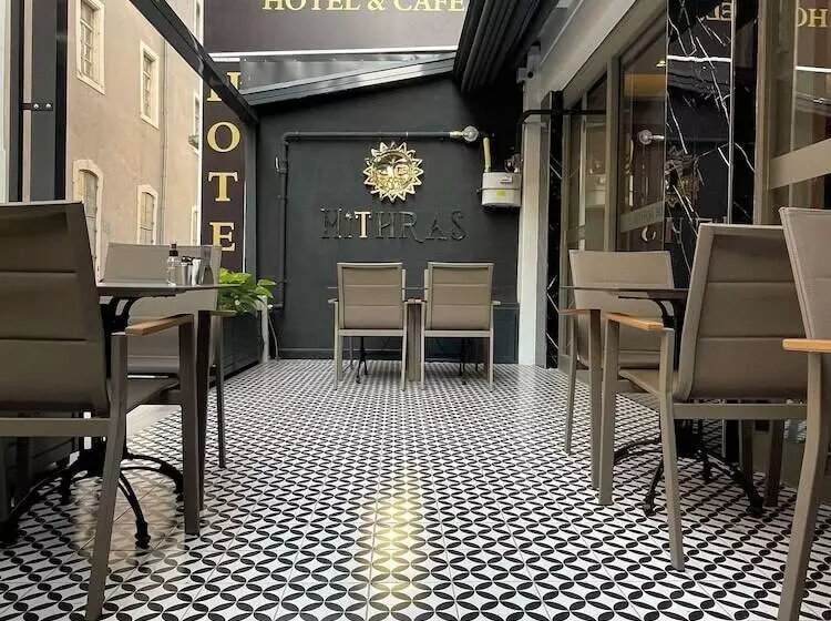 ホテル Mithras