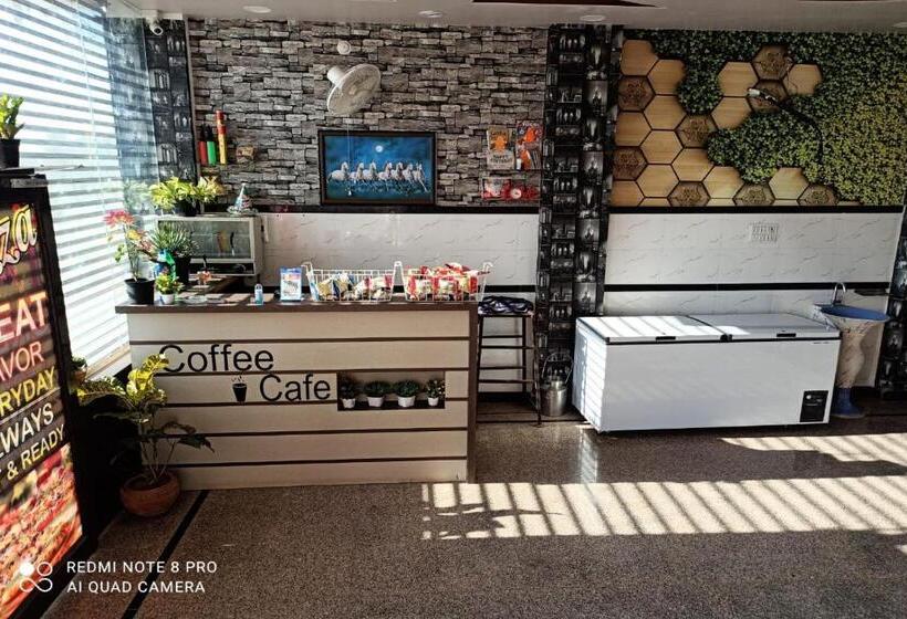 酒店 Oyo Shree Ganpati Cafe & Restaurant