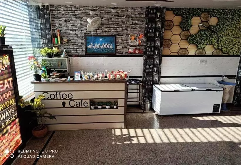 Hotelli Oyo Shree Ganpati Cafe & Restaurant