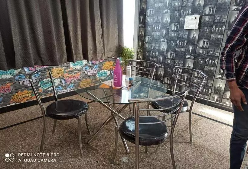 Hotelli Oyo Shree Ganpati Cafe & Restaurant