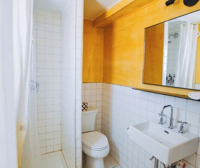 汽车旅馆 The Timberline