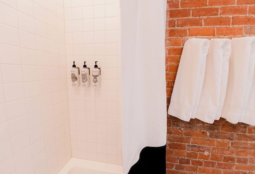 汽车旅馆 The Timberline