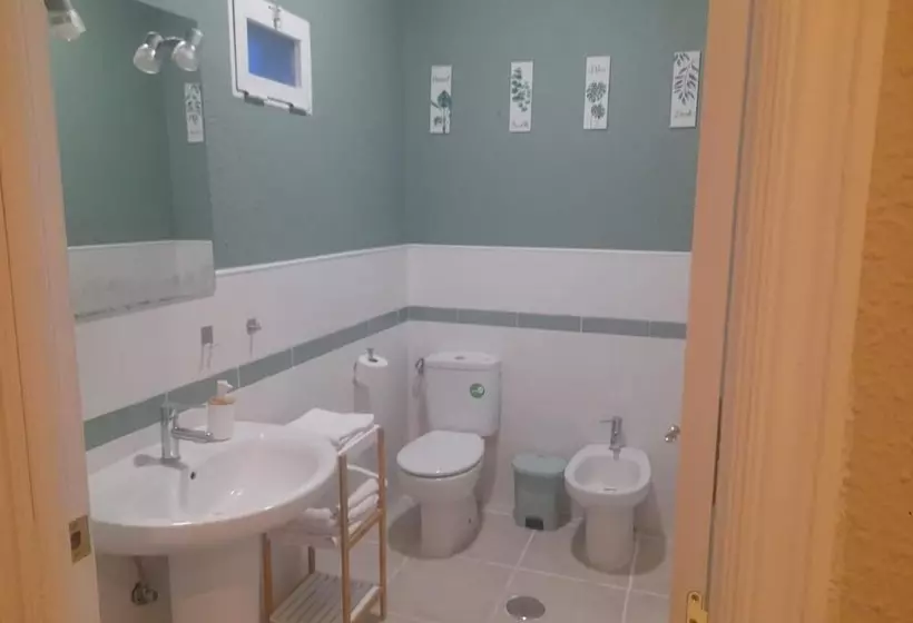 پانسیون Hostal Entreolivos