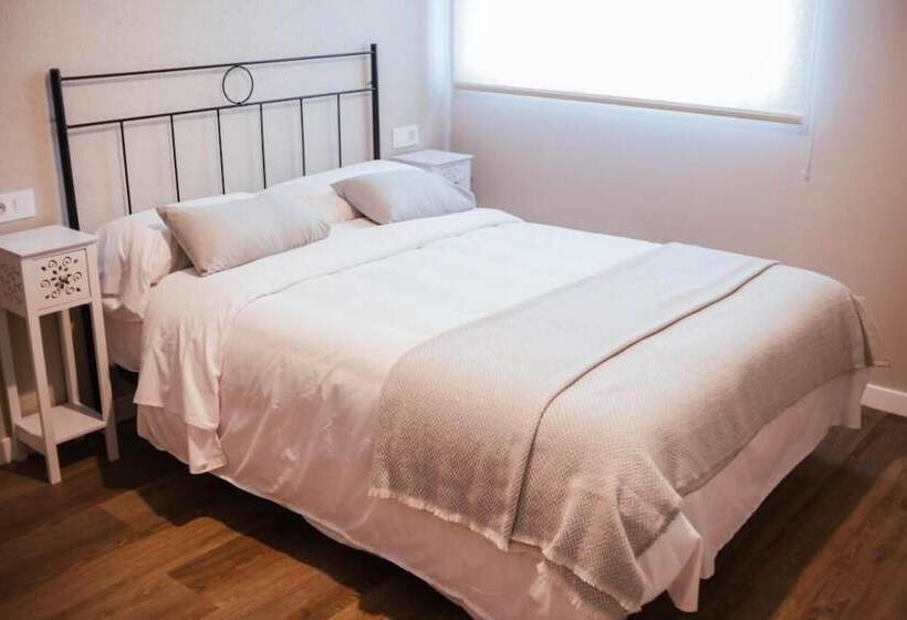 بنسيون Hostal Entreolivos