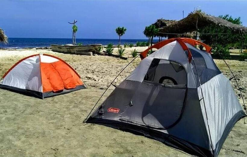 Urantia Beach Hostel & Camping