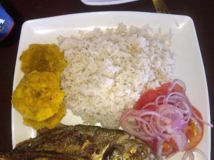 Urantia Beach Hostel & Camping