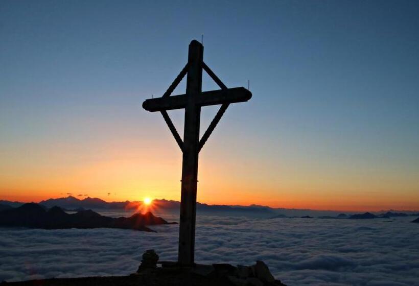 Hotel Tiroler Kreuz