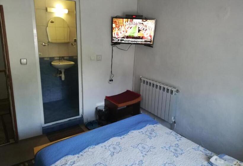 膳宿费 Guest House Rosenovi