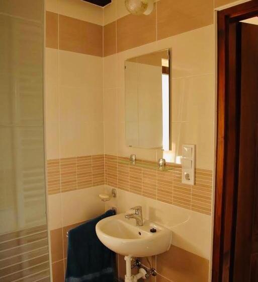 بنسيون Viktor Vendégház és Apartmanház