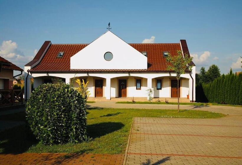 ペンション Viktor Vendégház és Apartmanház