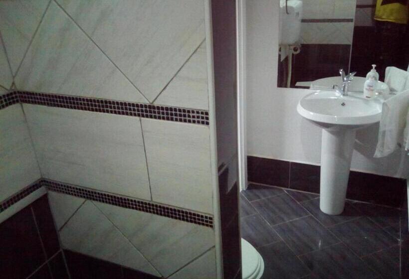 تختخواب و صبحانه Honey Home By Kostoski Inn