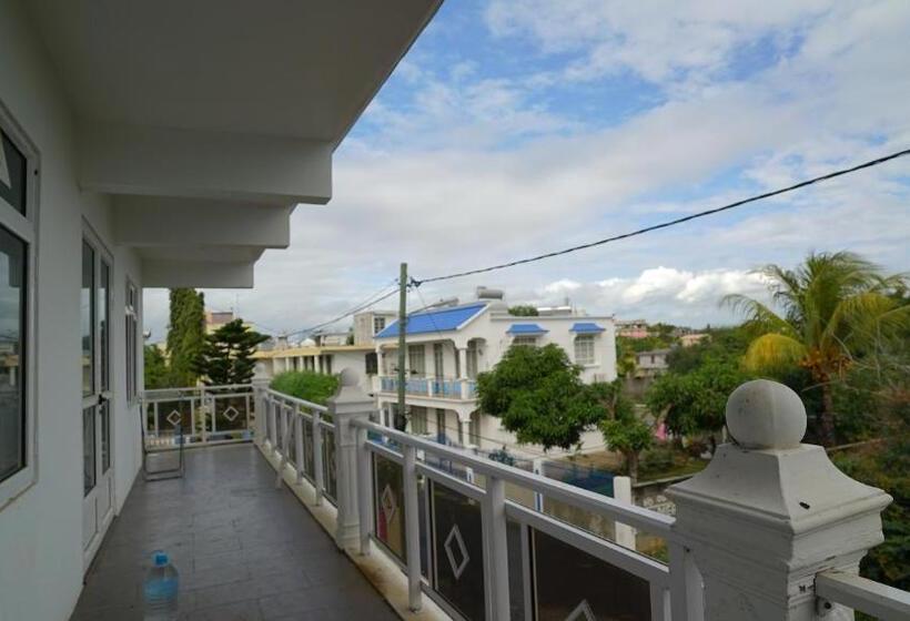 تختخواب و صبحانه La Dorade