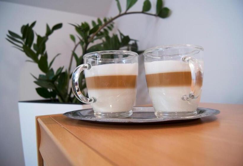 تختخواب و صبحانه Rooms & Apartments Kepic, Airport Accomodation