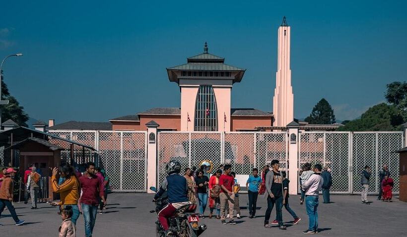 تختخواب و صبحانه Shraddha Palace