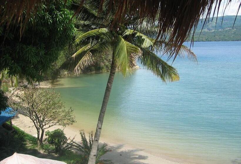 Dolphinbay Beachfront & Dive Resort