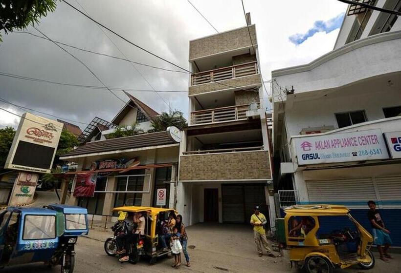 בית מלון כפרי Abozza Resort