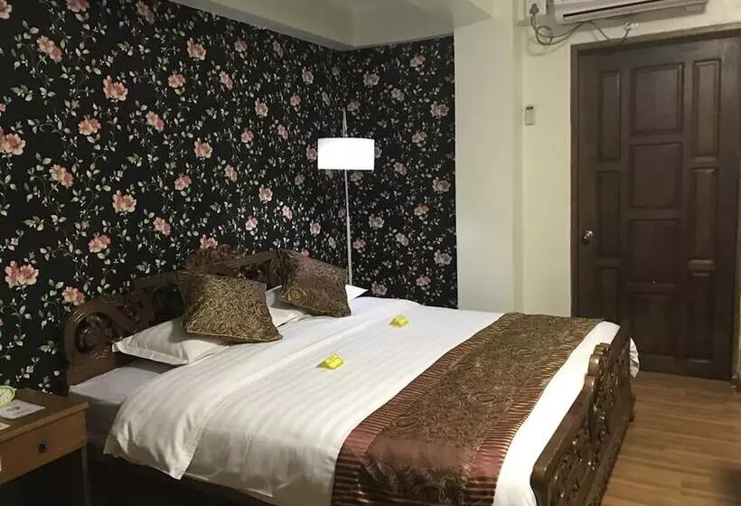 Hotel Crystal Palace