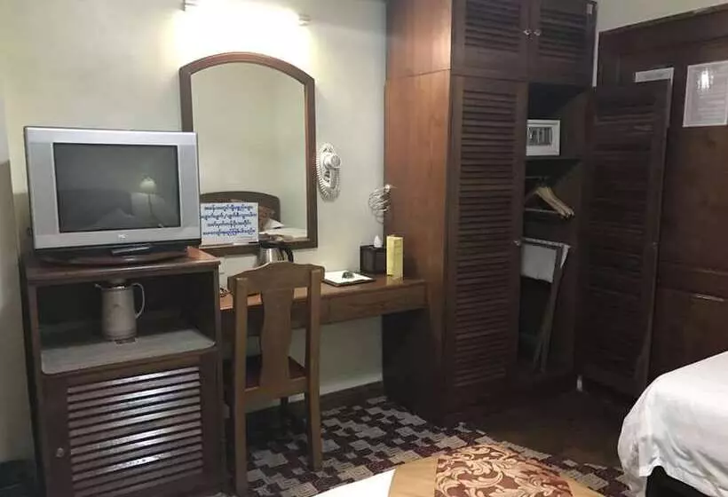 Hotel Crystal Palace