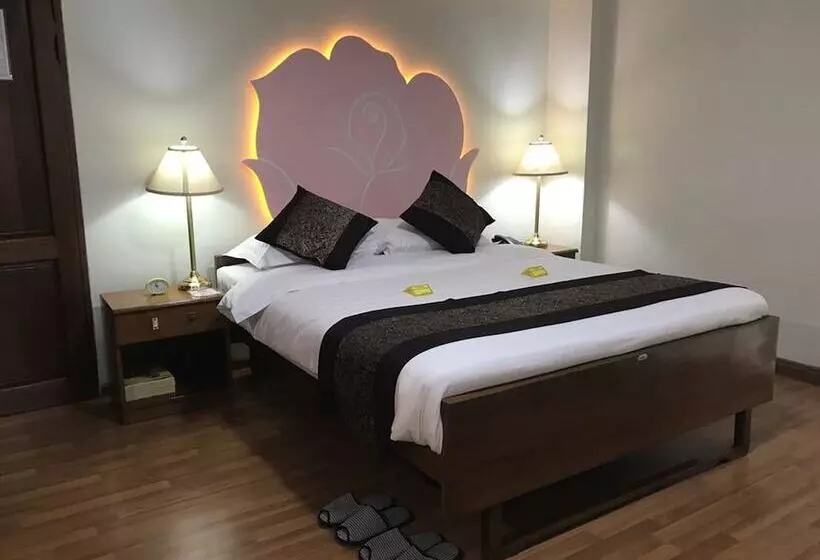 Hotel Crystal Palace