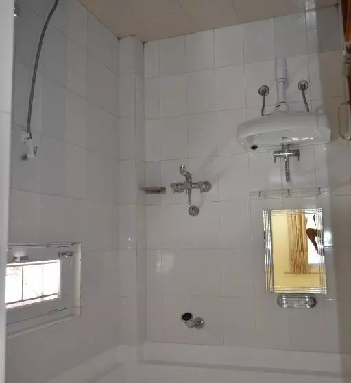 هتل Global Inn