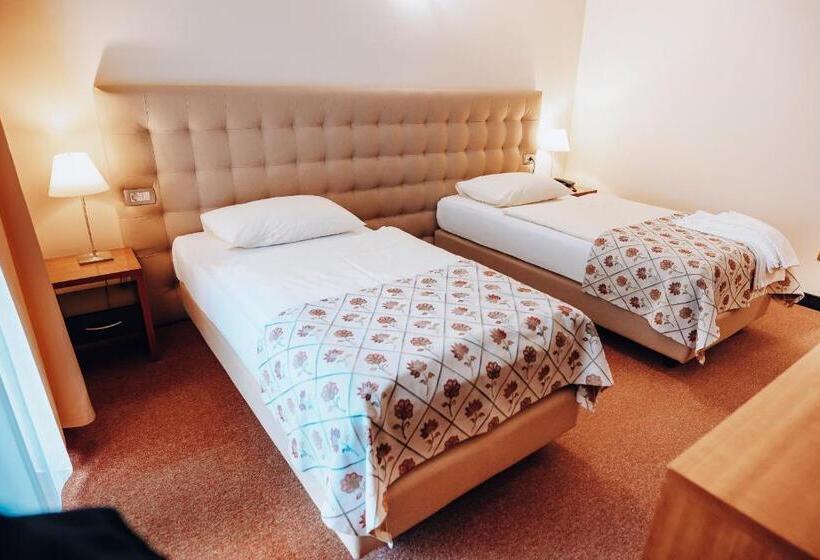 هتل Hvala Superior   Topli Val