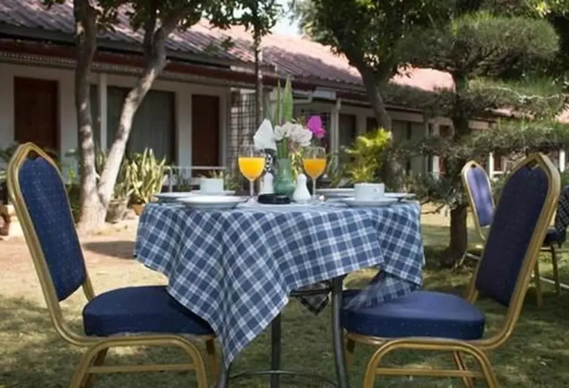 Hotel Lawkanat