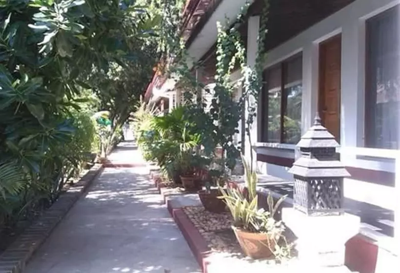 Hotel Lawkanat