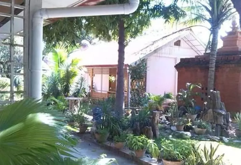 Hotel Lawkanat