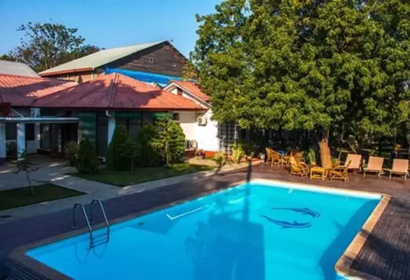 Hotel Lawkanat
