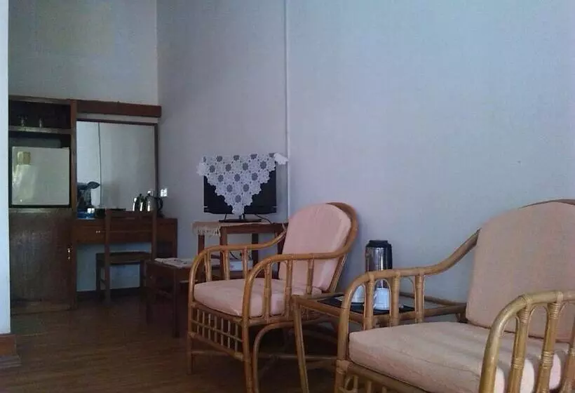Hotel Lawkanat