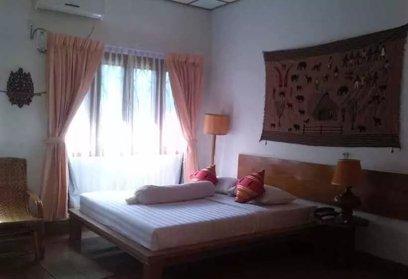 Hotel Lawkanat