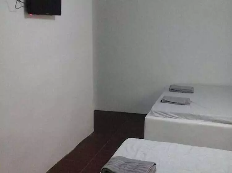 هتل Lola S Lodge