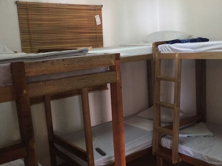 Отель Lola S Lodge