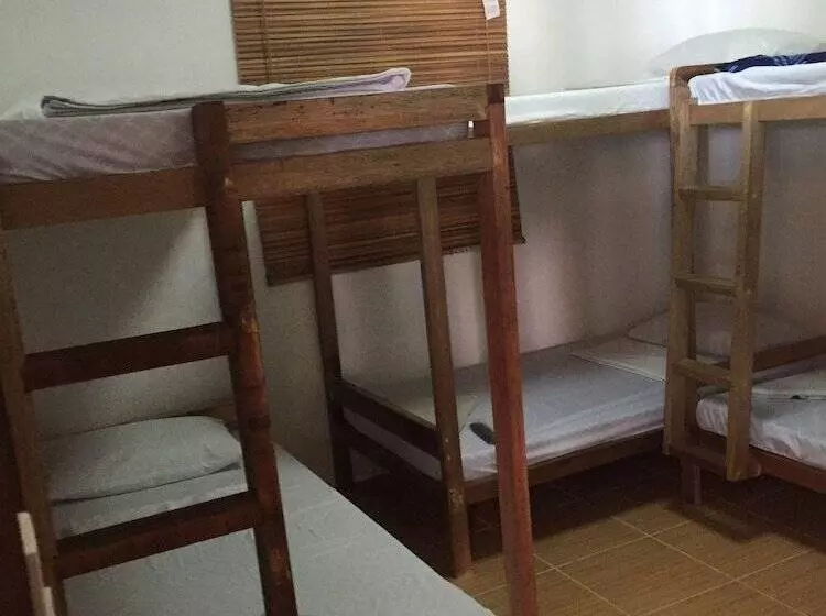 هتل Lola S Lodge