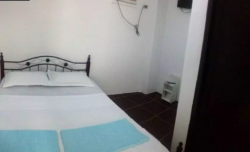 هتل Lola S Lodge