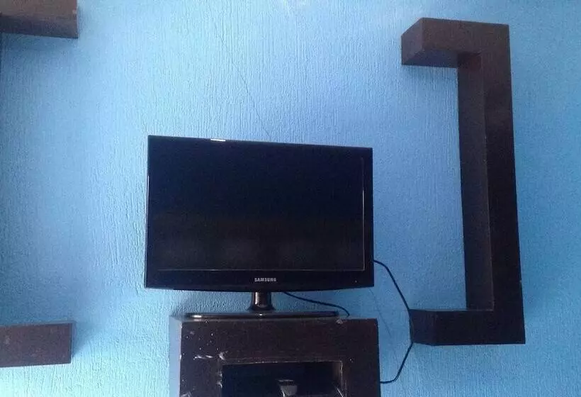 هتل Lola S Lodge